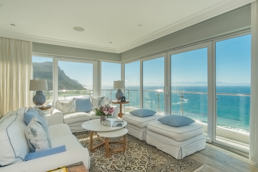 7 Bedroom Property for Sale in Cairnside Western Cape